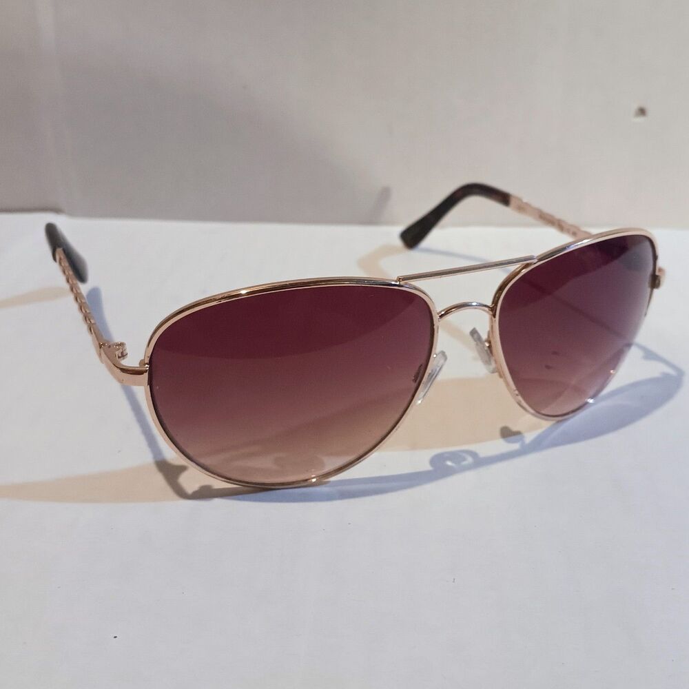 O By Oscar de la Renta Curved Aviator Sunglasses-Brown-Gold-Quilted Temples